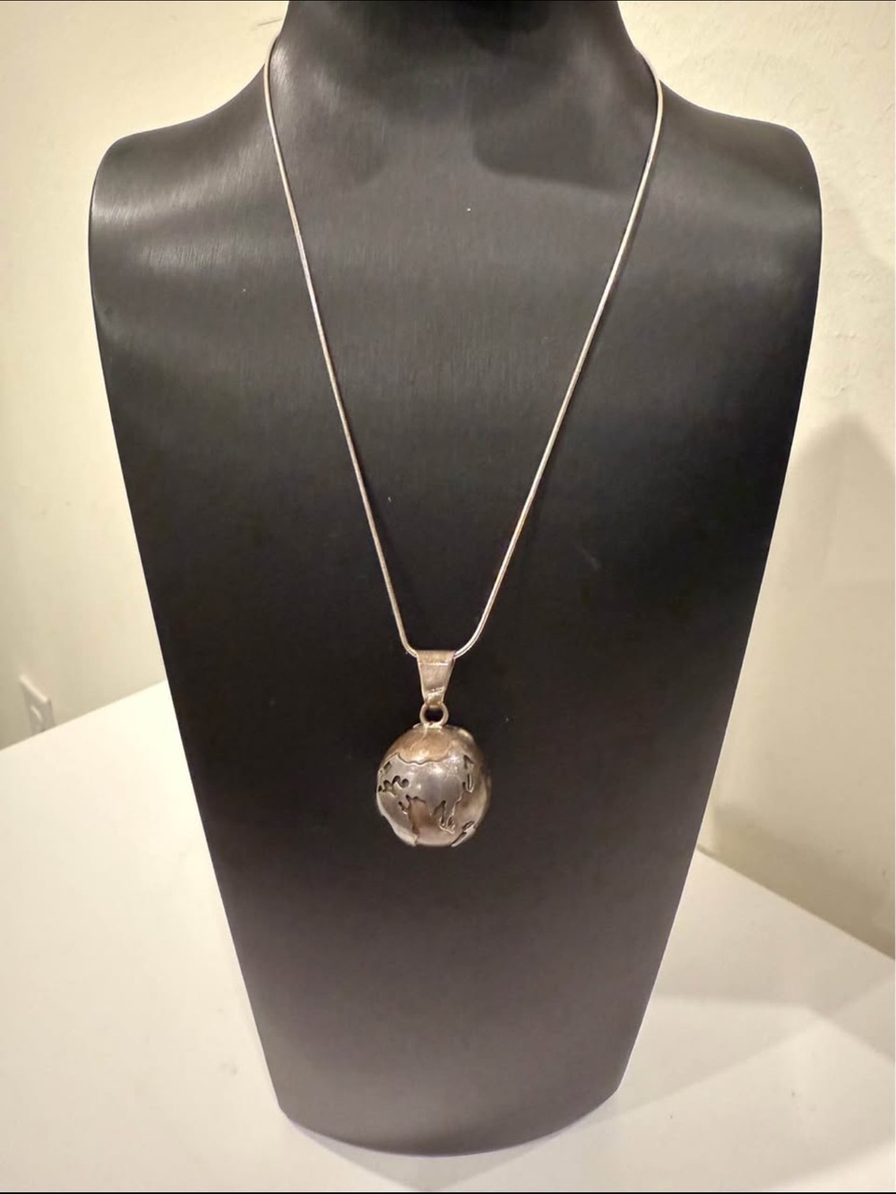 VINTAGE MEXICO SIGNED SW KM STERLING PLANET WORLD GLOBE PENDANT w/ CHIME & CHAIN